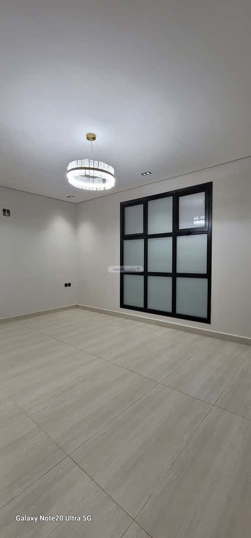 5 bedroom villa in Al Janadriyah 3
