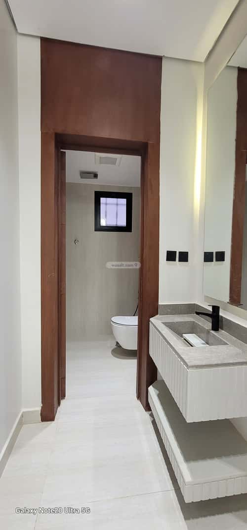 5 bedroom villa in Al Janadriyah 5