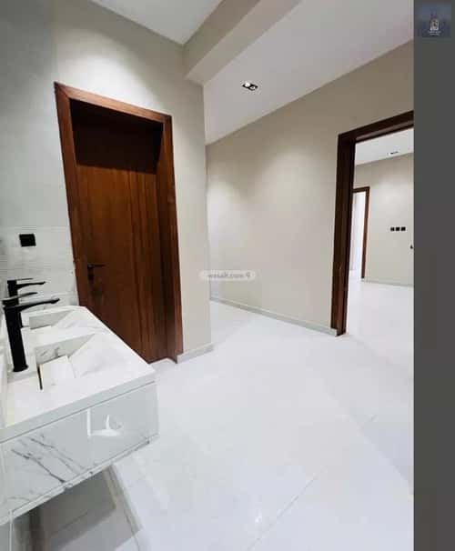 5 bedroom floor in Al Janadriyah 3