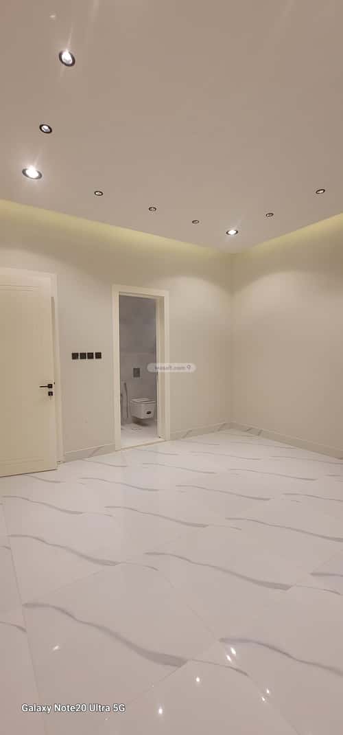5 bedroom floor in Al Janadriyah 2