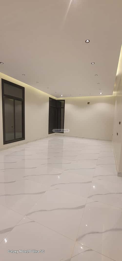 5 bedroom floor in Al Janadriyah 3