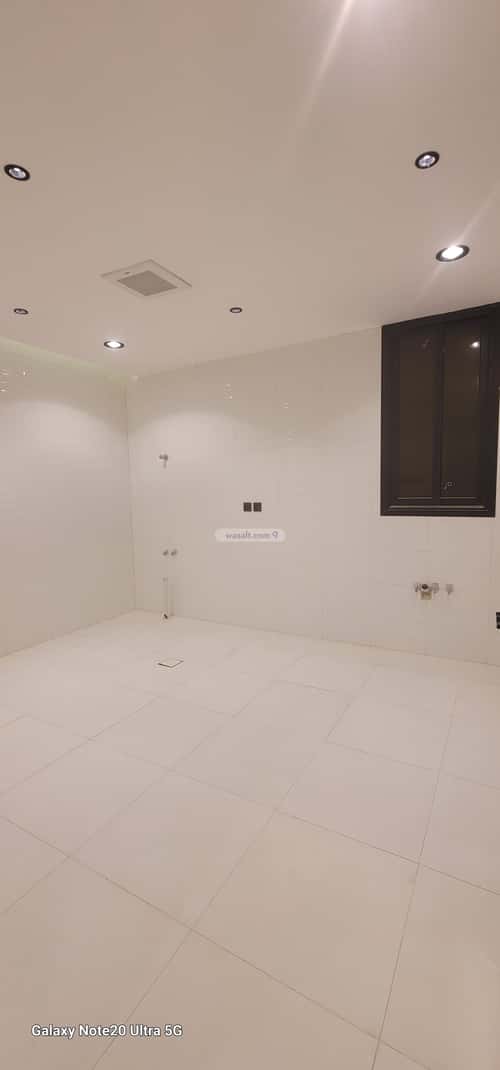 5 bedroom floor in Al Janadriyah 5