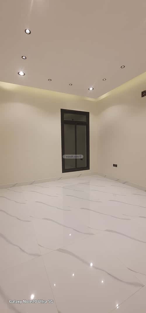 5 bedroom floor in Al Janadriyah 3