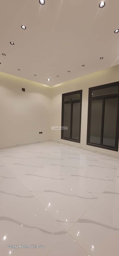 5 bedroom floor in Al Janadriyah 5