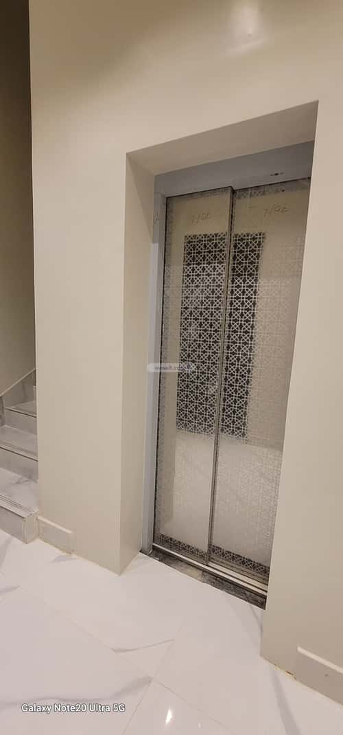 5 bedroom floor in Al Janadriyah 10