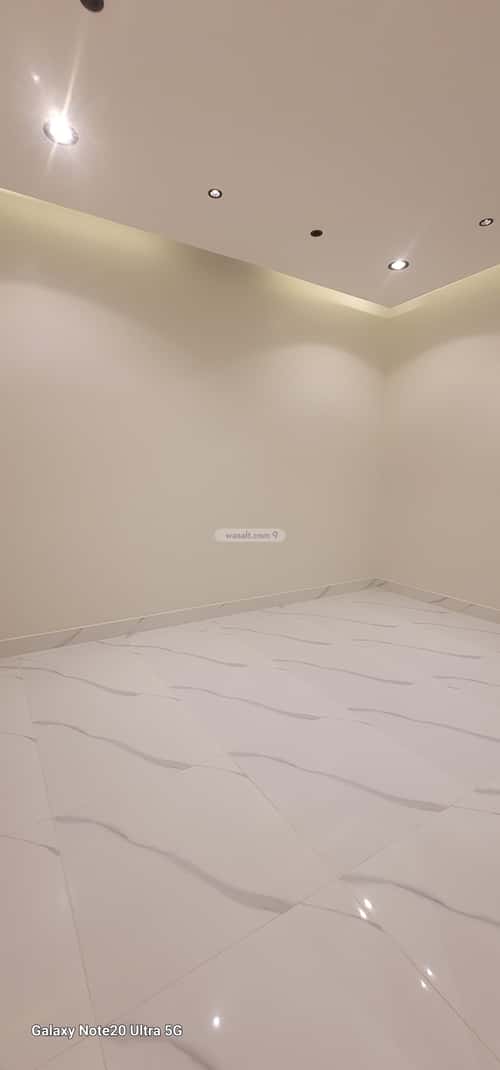 5 bedroom floor in Al Janadriyah 4