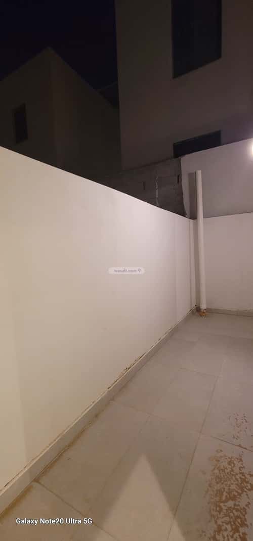 5 bedroom floor in Al Janadriyah 1