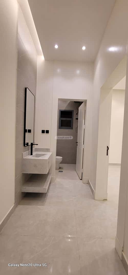 5 bedroom floor in Al Janadriyah 5