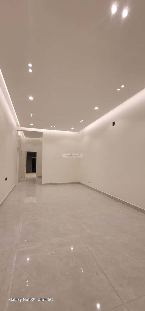 5 bedroom floor in Al Janadriyah 3