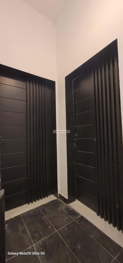 5 bedroom floor in Al Janadriyah 4