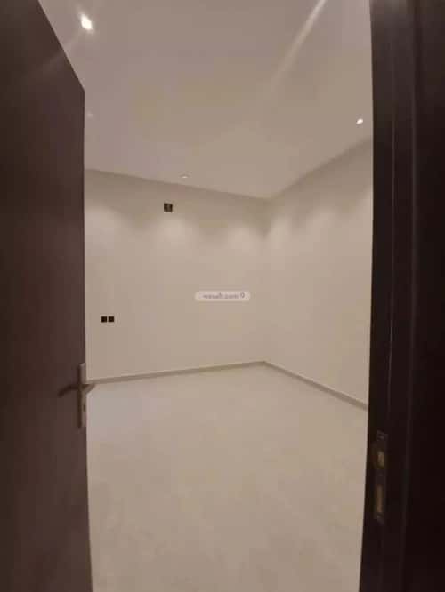 6 bedroom villa in Al Janadriyah 2