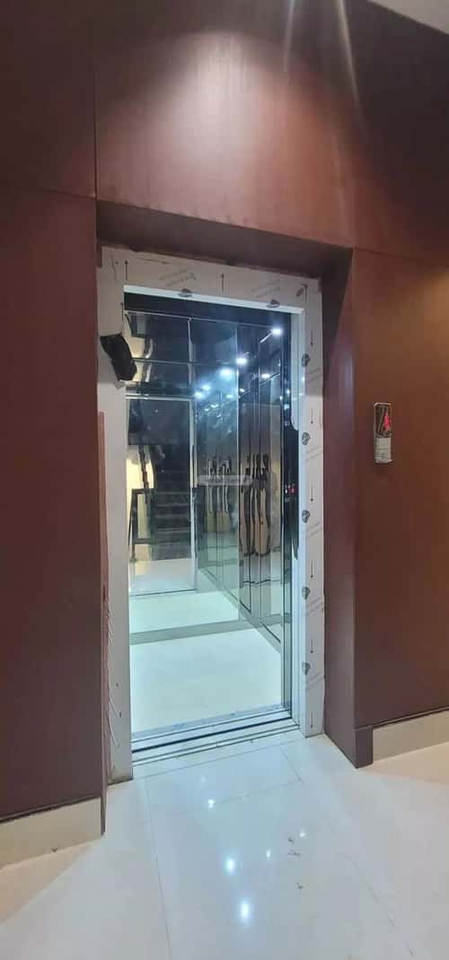 5 bedroom floor in Al Janadriyah 2