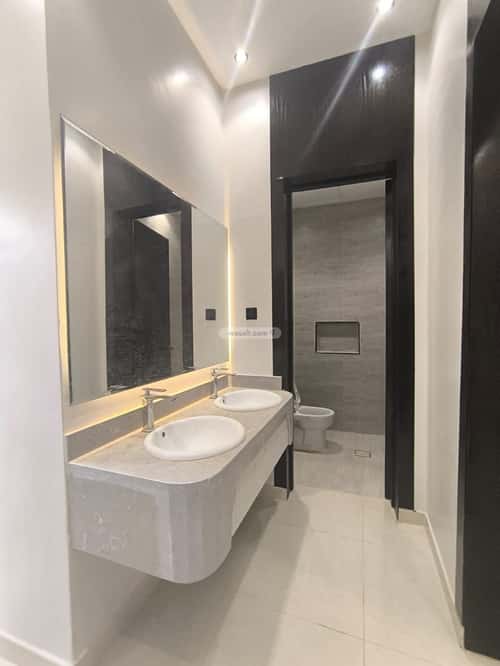 6 bedroom floor in Al Janadriyah 2