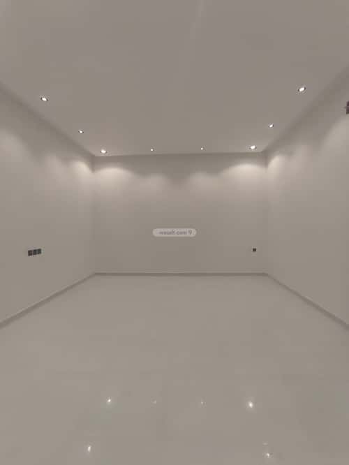 7 bedroom villa in Al Janadriyah 9