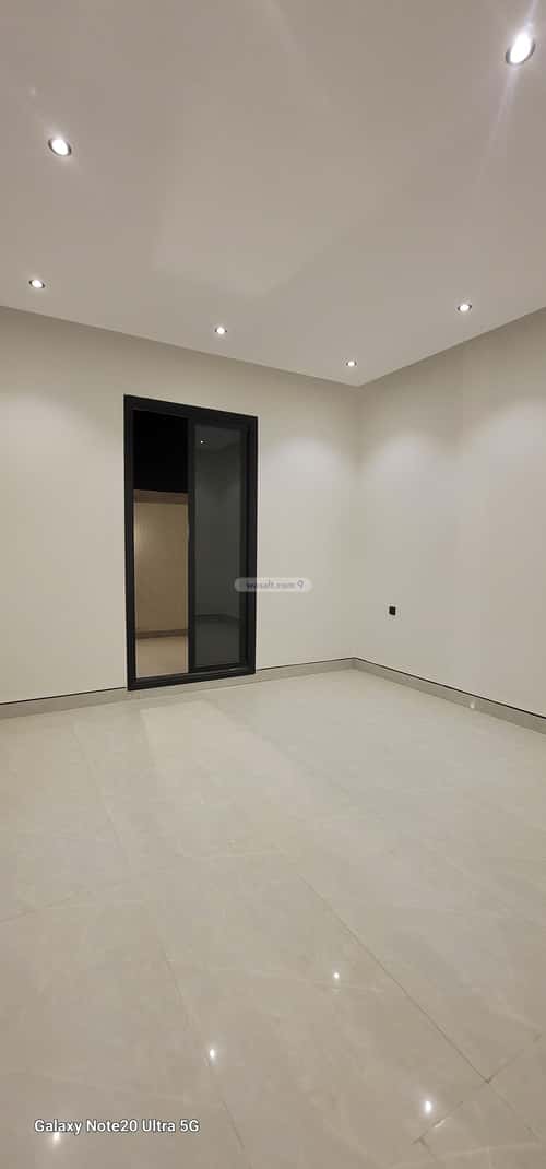 3 bedroom apartment in Al Janadriyah 6