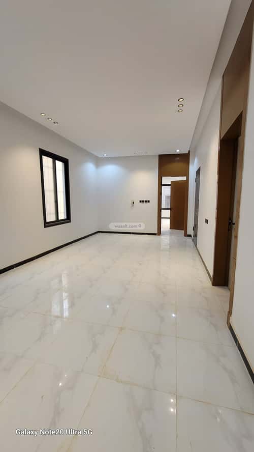 5 bedroom floor in Al Janadriyah 3
