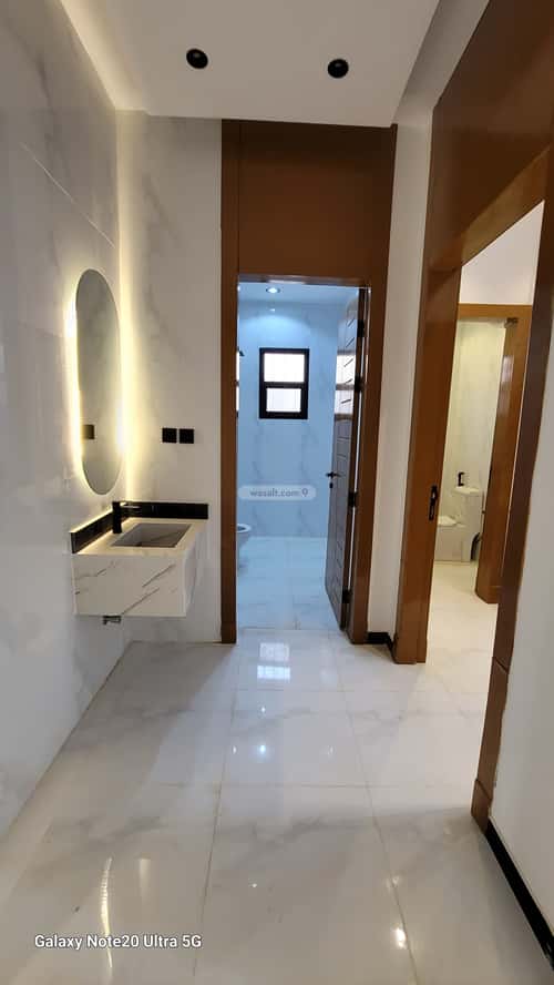 5 bedroom floor in Al Janadriyah 4