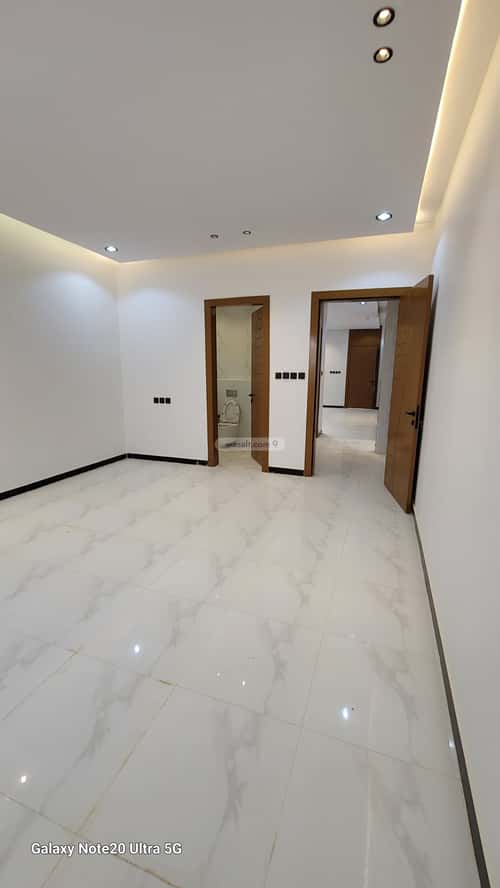 5 bedroom floor in Al Janadriyah 5
