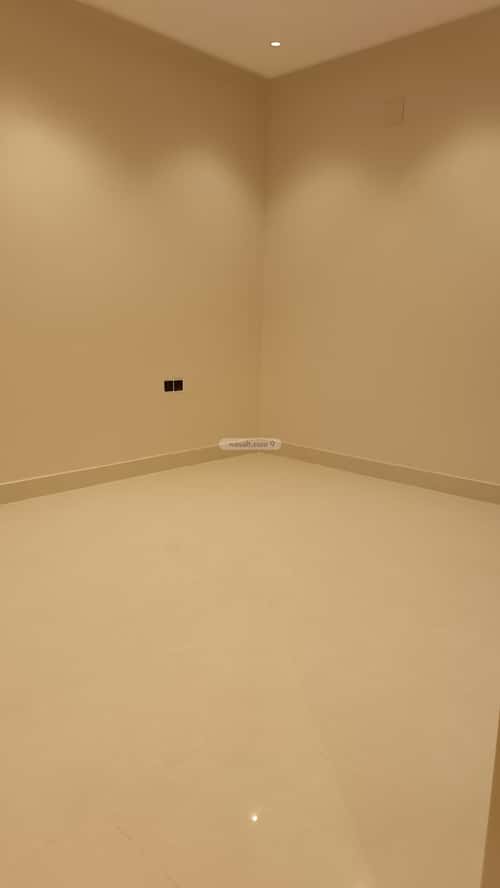 3 bedroom floor in Al Janadriyah 4
