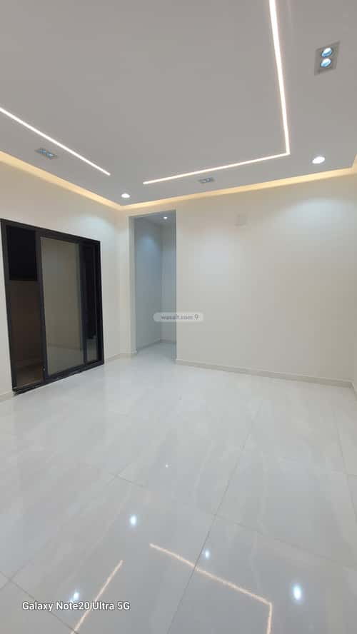 7 bedroom floor in Al Janadriyah 2