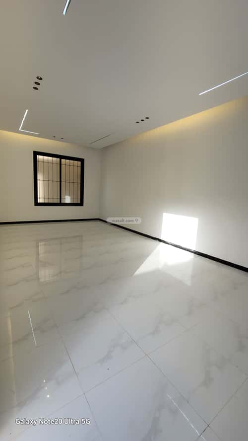 5 bedroom floor in Al Janadriyah 11