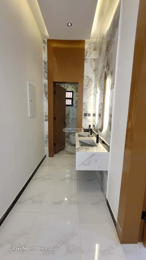 5 bedroom floor in Al Janadriyah 5