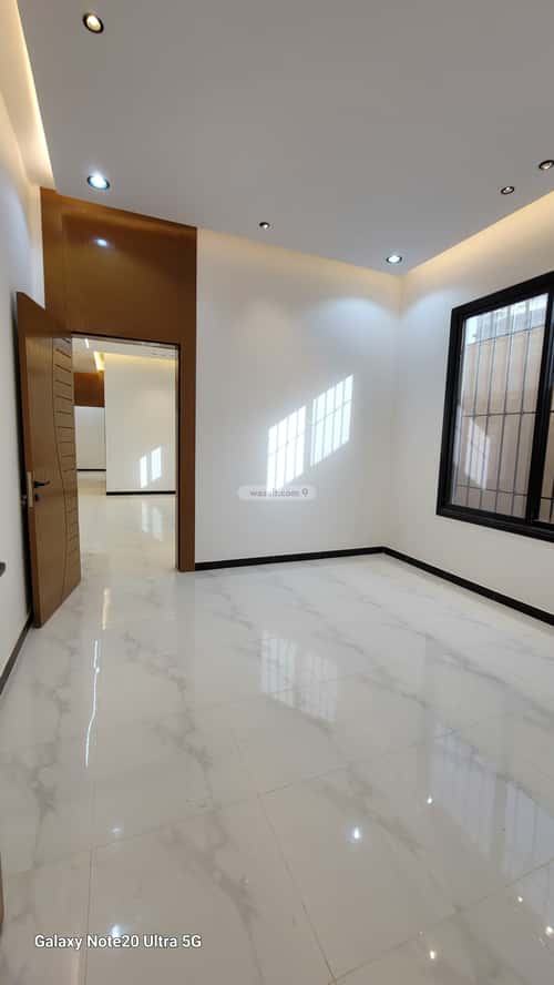 5 bedroom floor in Al Janadriyah 2