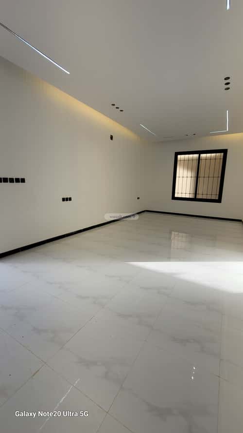 5 bedroom floor in Al Janadriyah 12