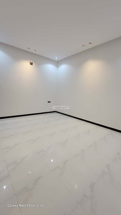 5 bedroom floor in Al Janadriyah 6