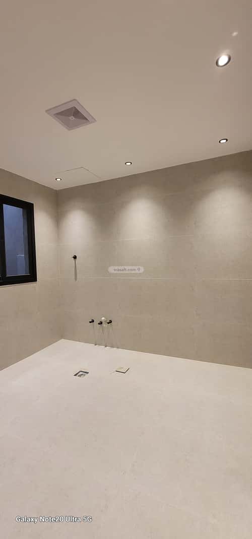 6 bedroom villa in Al Janadriyah 6