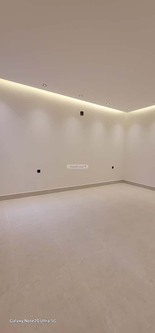 6 bedroom villa in Al Janadriyah 12