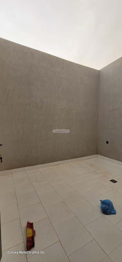 6 bedroom villa in Al Janadriyah 5