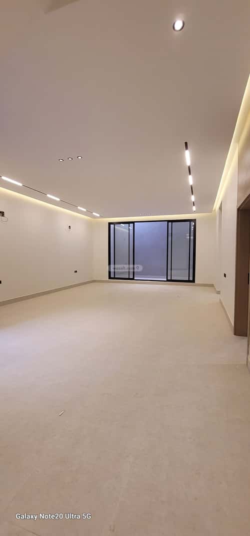 6 bedroom villa in Al Janadriyah 3
