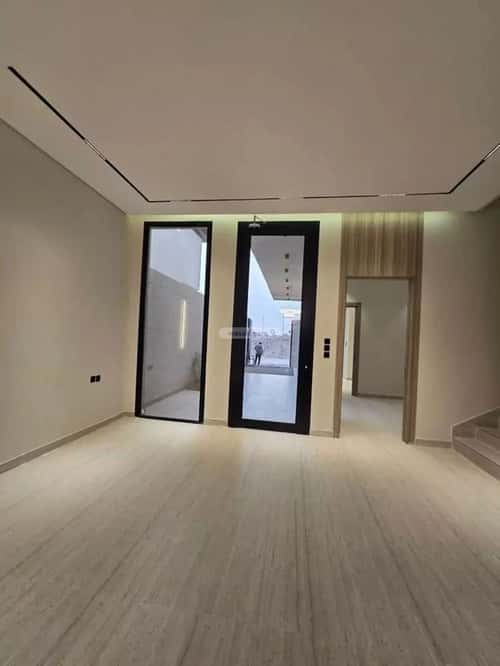6 bedroom villa in Al Janadriyah 4