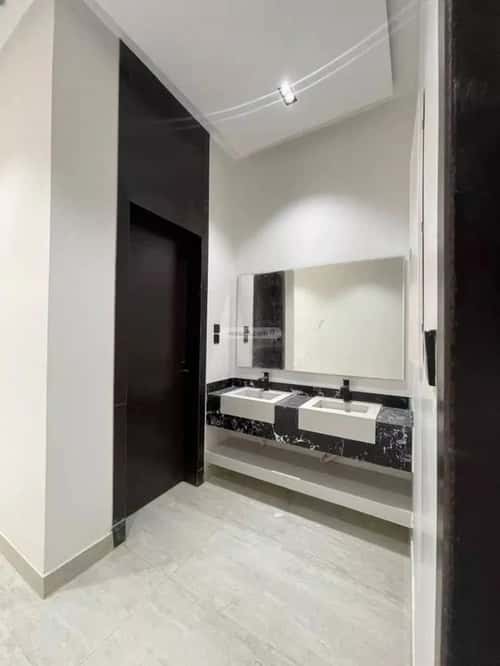 5 bedroom floor in Al Janadriyah 1