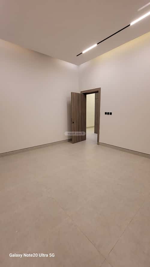 5 bedroom floor in Al Janadriyah 7
