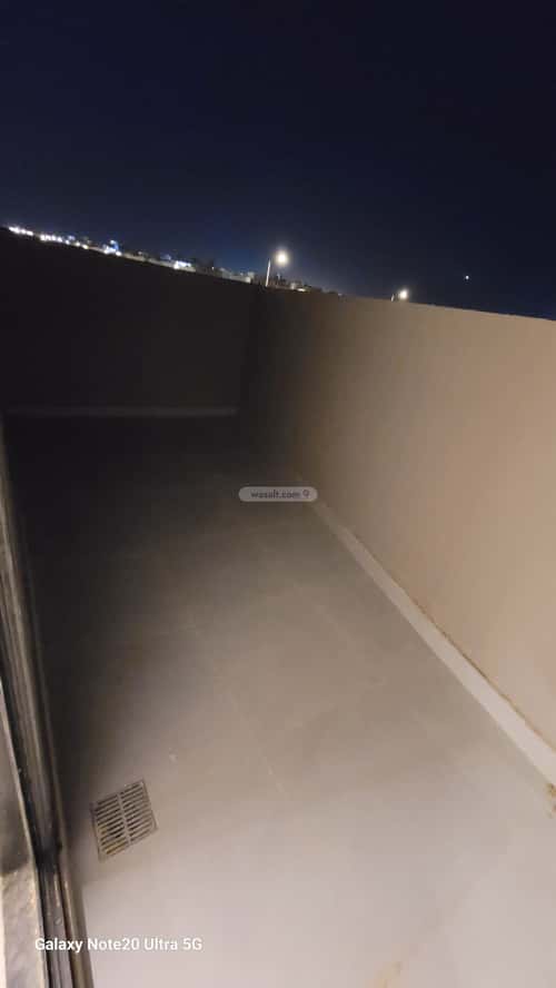 5 bedroom floor in Al Janadriyah 2