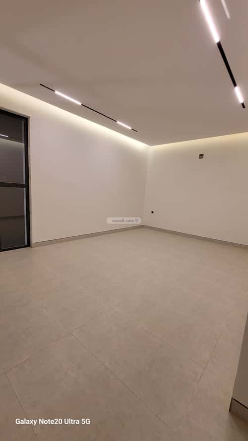 5 bedroom floor in Al Janadriyah 5