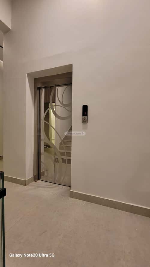 5 bedroom floor in Al Janadriyah 5