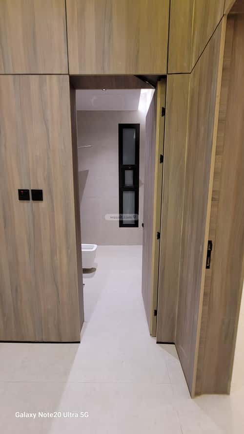 5 bedroom floor in Al Janadriyah 8