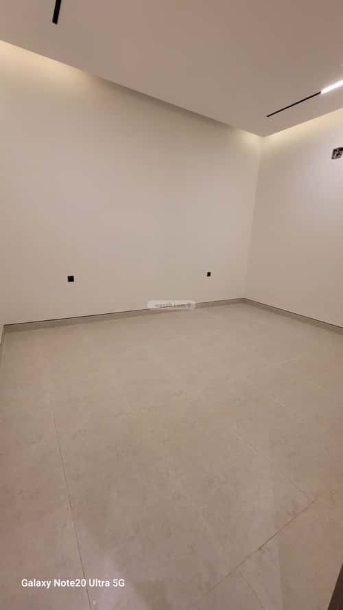 5 bedroom floor in Al Janadriyah 13