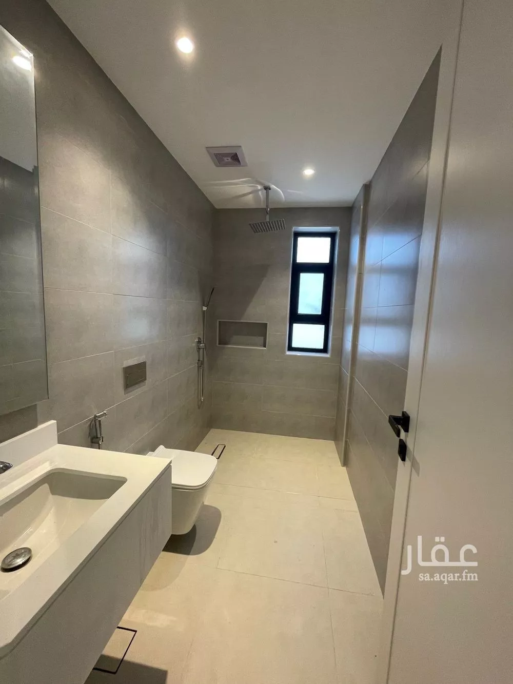 3 bedroom apartment in Al Bahr 7