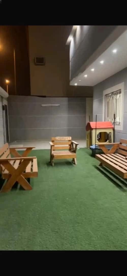 6 bedroom floor in Al Janadriyah 2