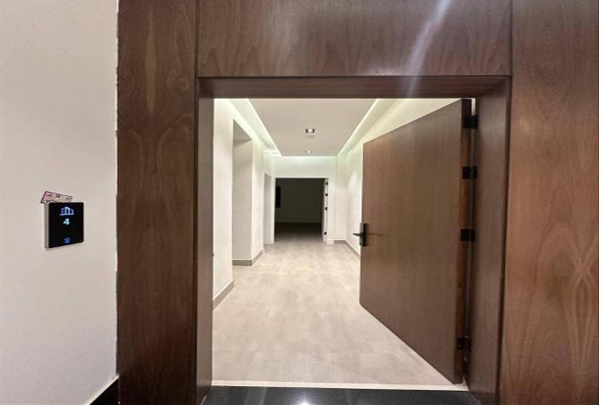 4 bedroom apartment in Al Yarmouk 2