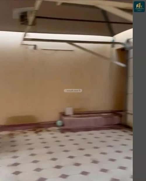 فيلا 12 غرف في الزهرة 4