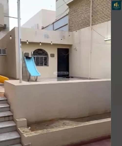 فيلا 12 غرف في الزهرة 5