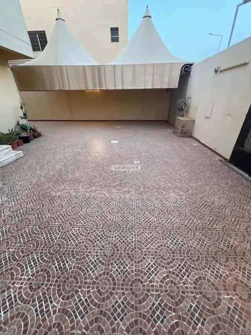 4 bedroom villa in King Abdullah 9