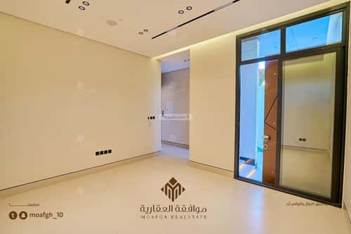 5 bedroom villa in Al Mahdiyyah 3