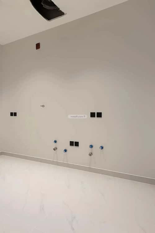 4 bedroom floor in Al Janadriyah 5