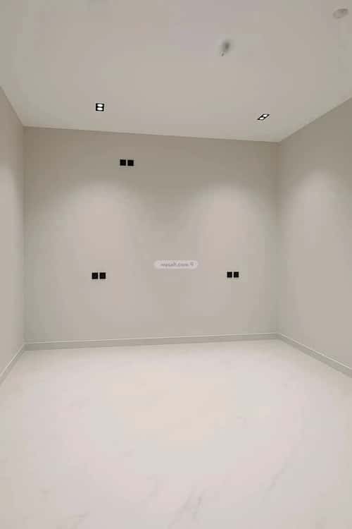 4 bedroom floor in Al Janadriyah 9